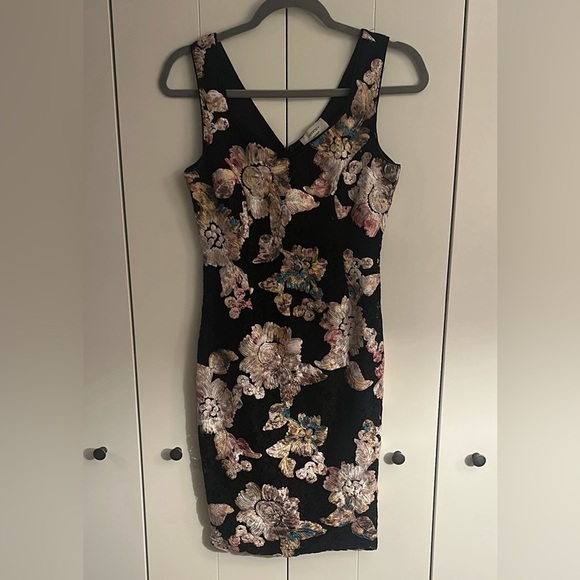 Mystic Floral Sequin Embroidered Bodycon Dress – Size S - Picture 2 of 4